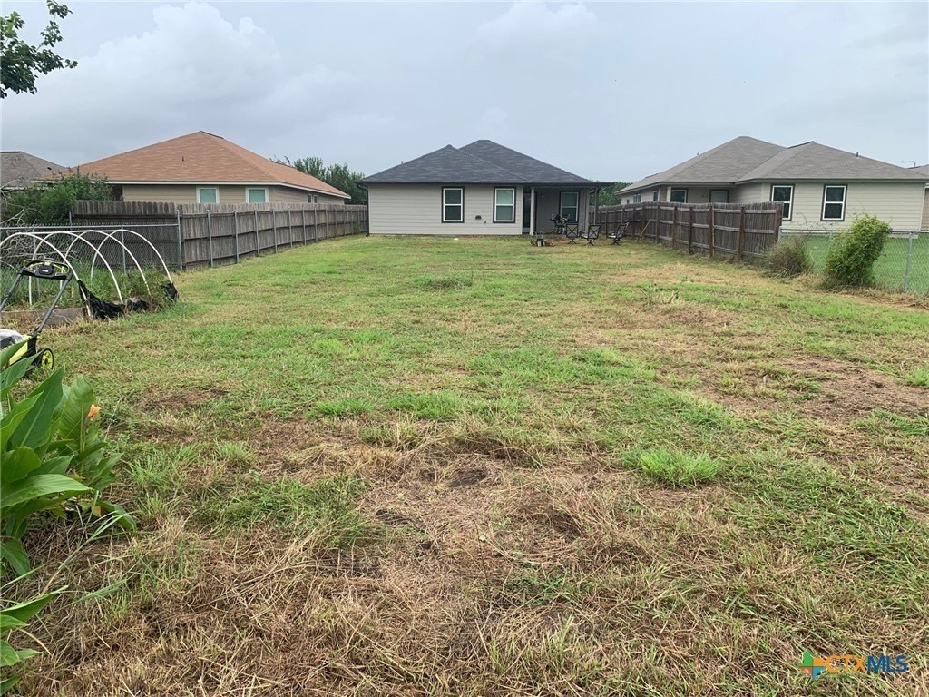3601 Hanselman Rd - Photo 3 of 15