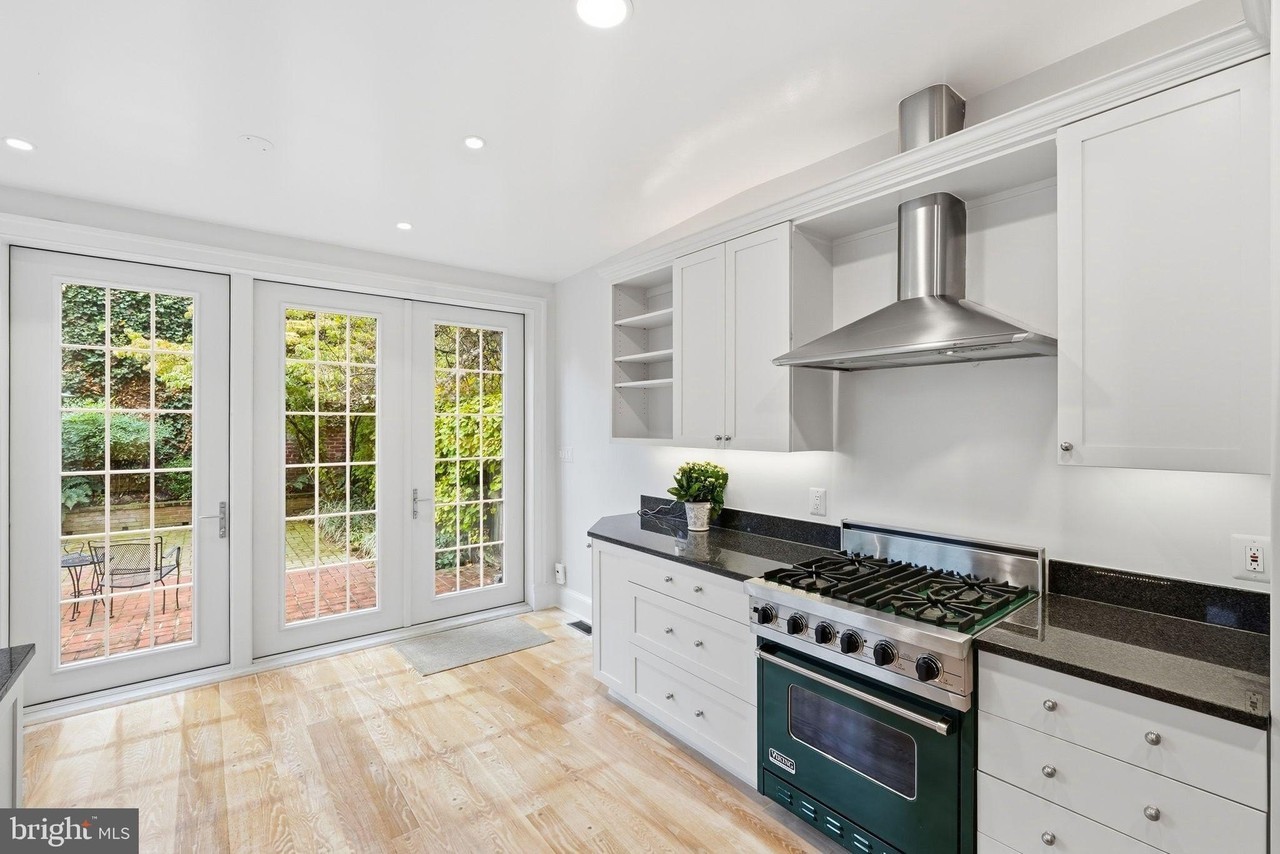 3046 P St Nw - Photo 5 of 15