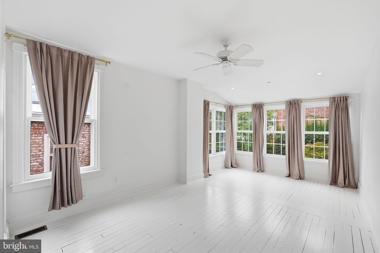 3046 P St Nw - Photo 7 of 15