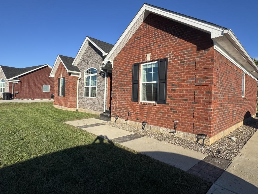 106 Amarillo Ln - Photo 3 of 26