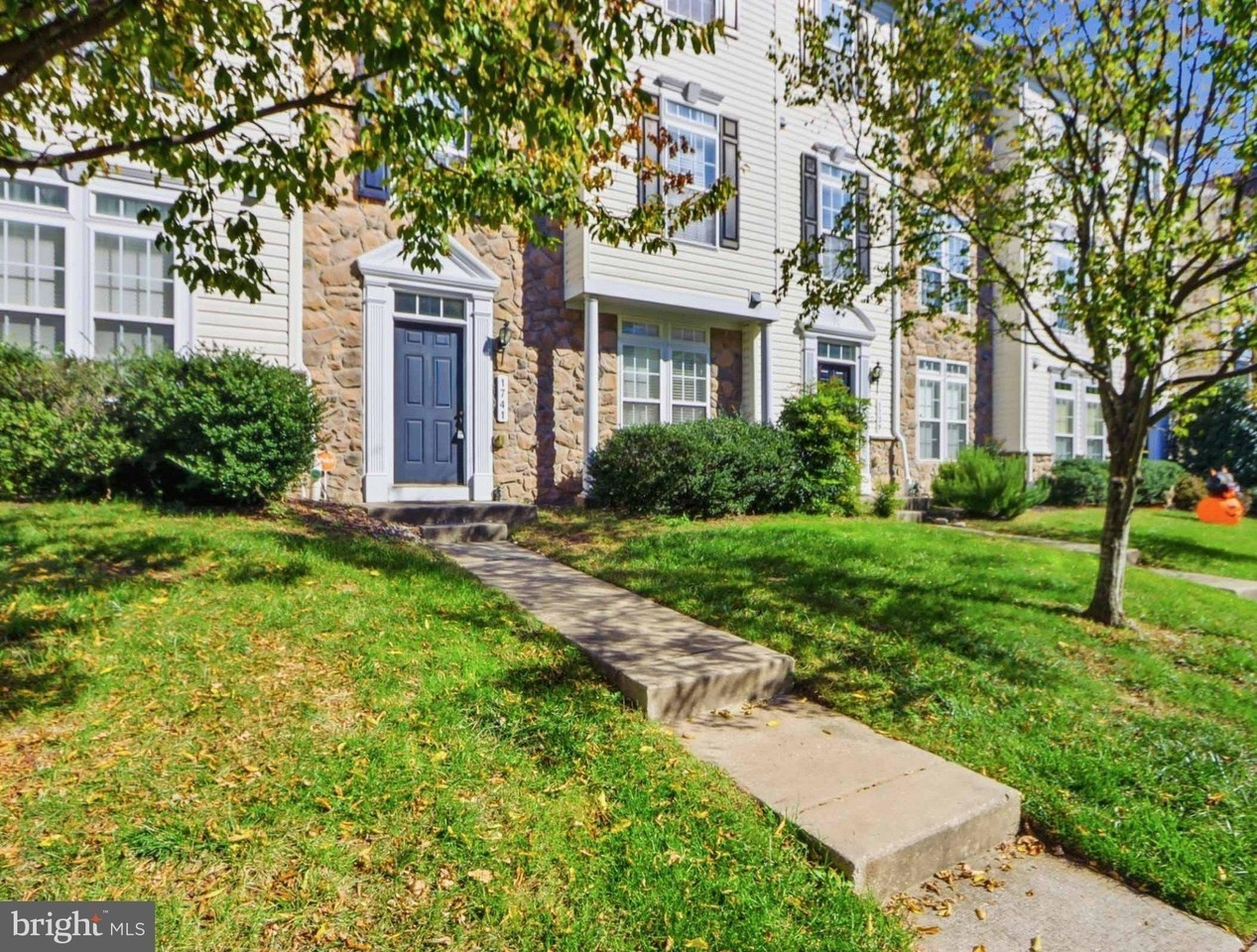 1741 Theale Way - Photo 2 of 35