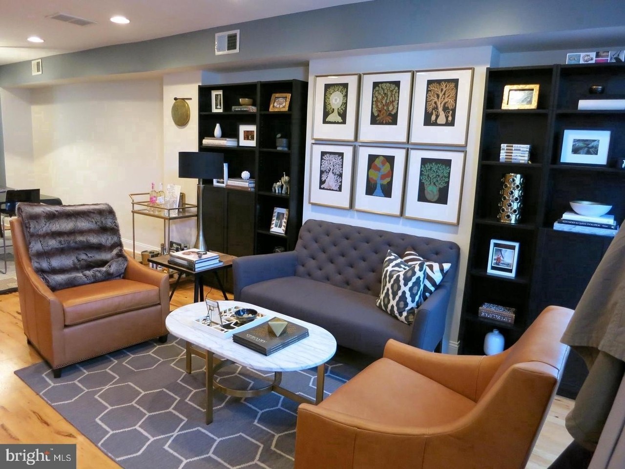 715 S East Ave - Photo 2 of 31