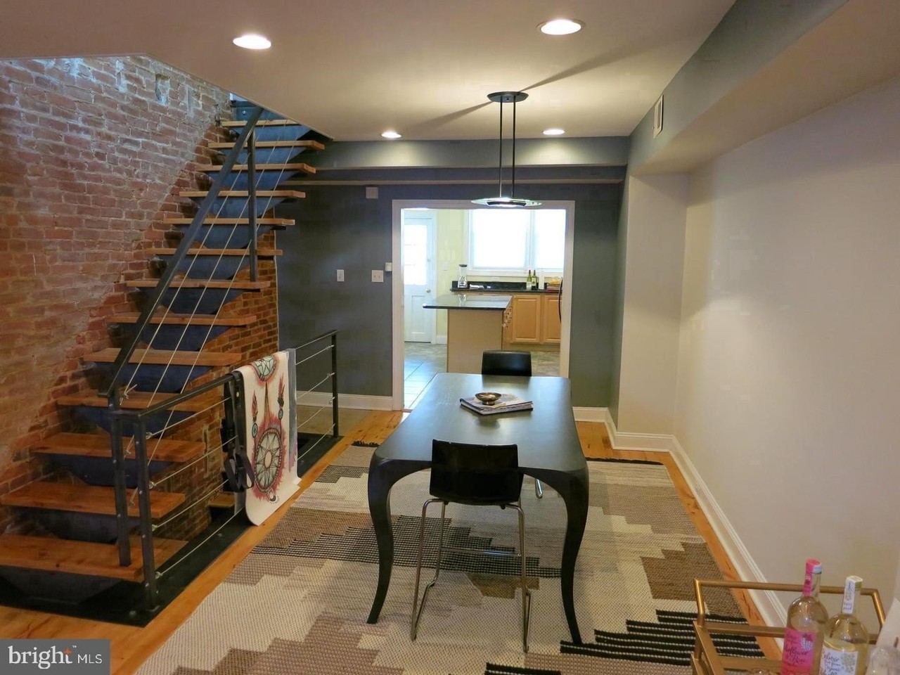 715 S East Ave - Photo 6 of 31
