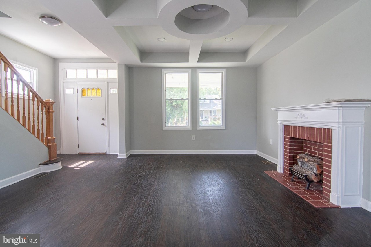 5206 Belleville Ave - Photo 2 of 24