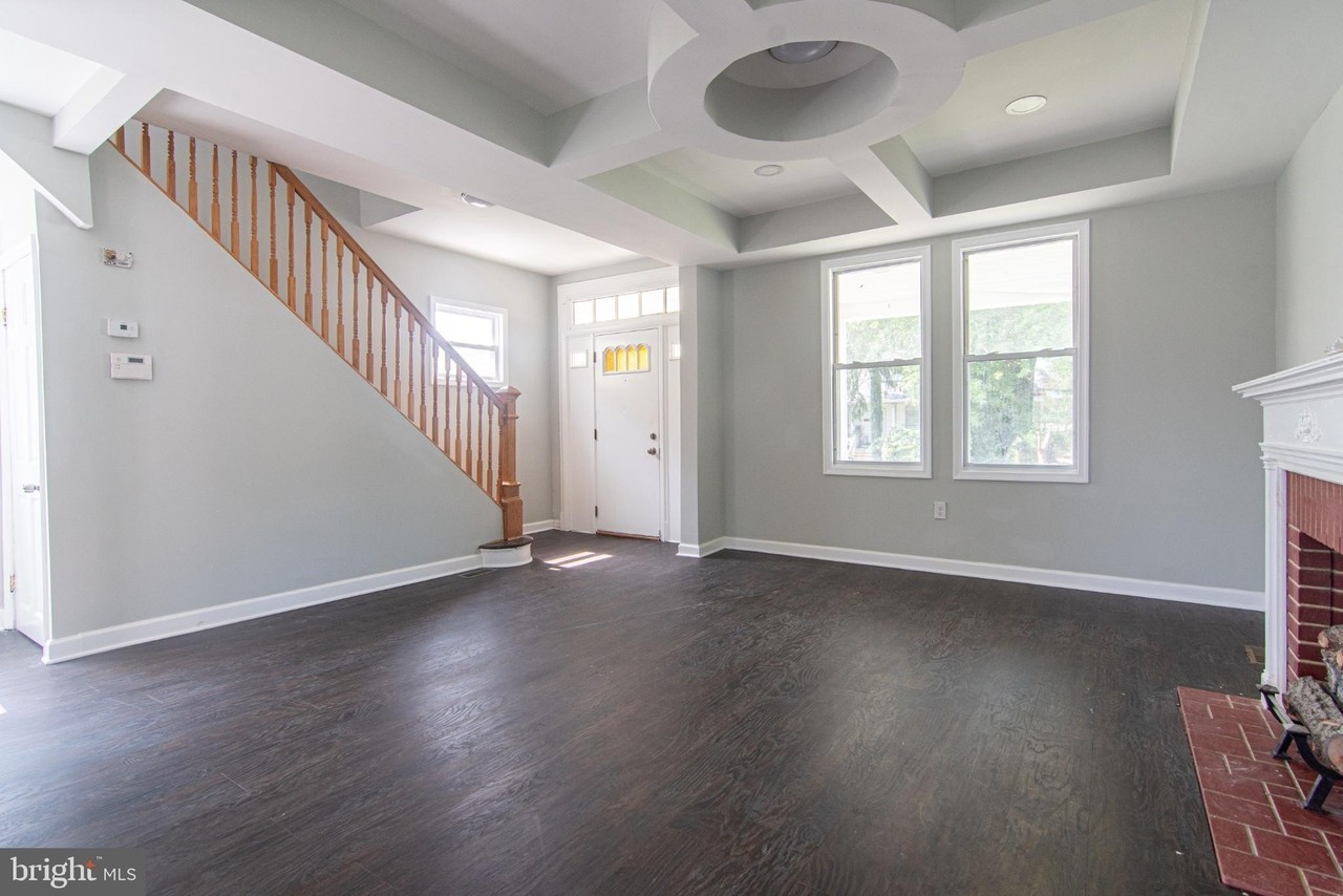 5206 Belleville Ave - Photo 3 of 24