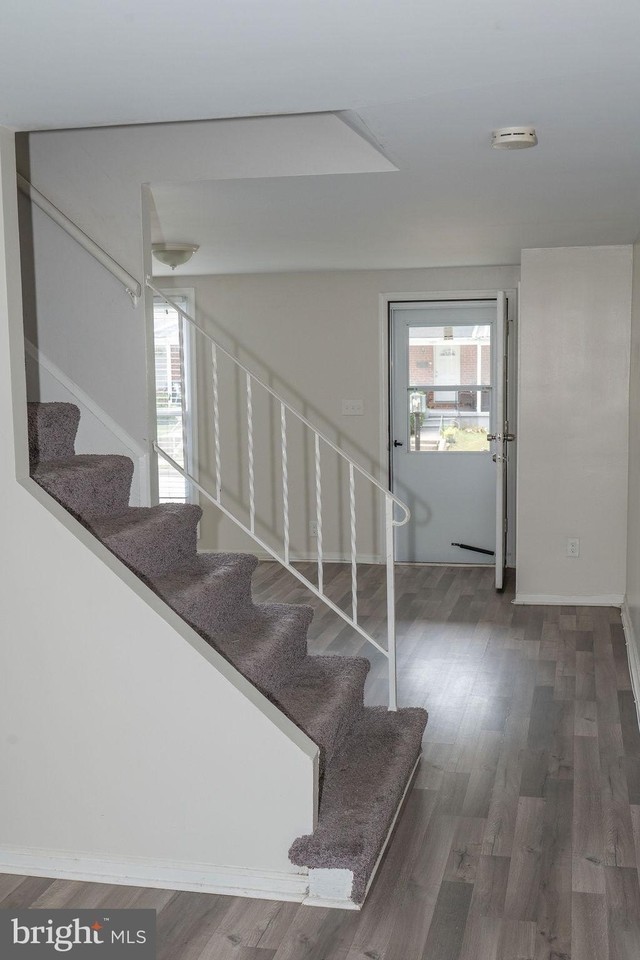 5806 Arizona Ave - Photo 4 of 47