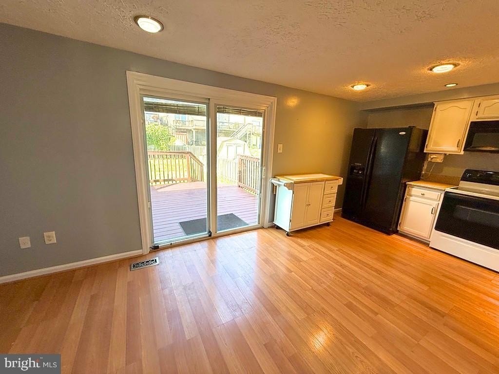 3747 Timahoe Cir - Photo 5 of 21