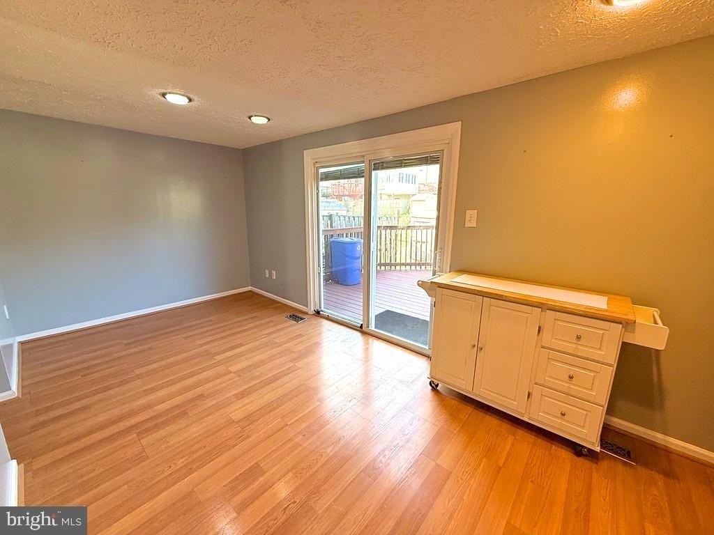 3747 Timahoe Cir - Photo 6 of 21