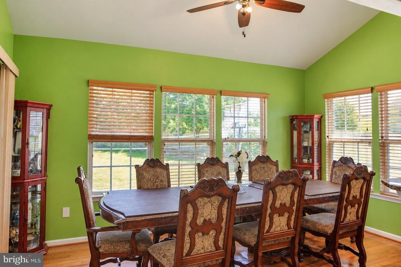 11492 Ridgedale Dr - Photo 3 of 8
