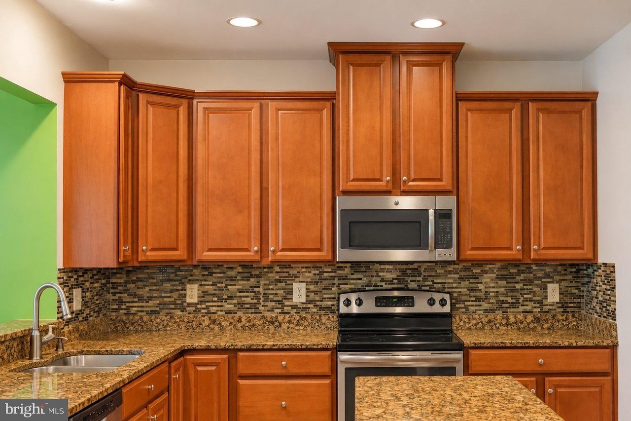 11492 Ridgedale Dr - Photo 4 of 8