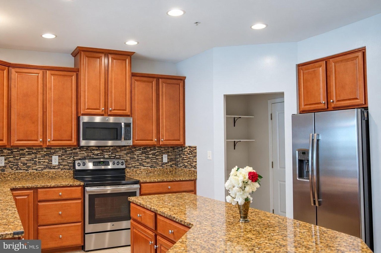 11492 Ridgedale Dr - Photo 6 of 8