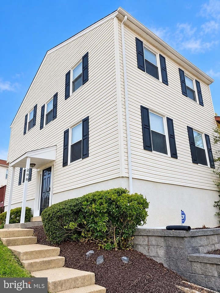 298 Harry S Truman Dr #220 - Photo 2 of 25
