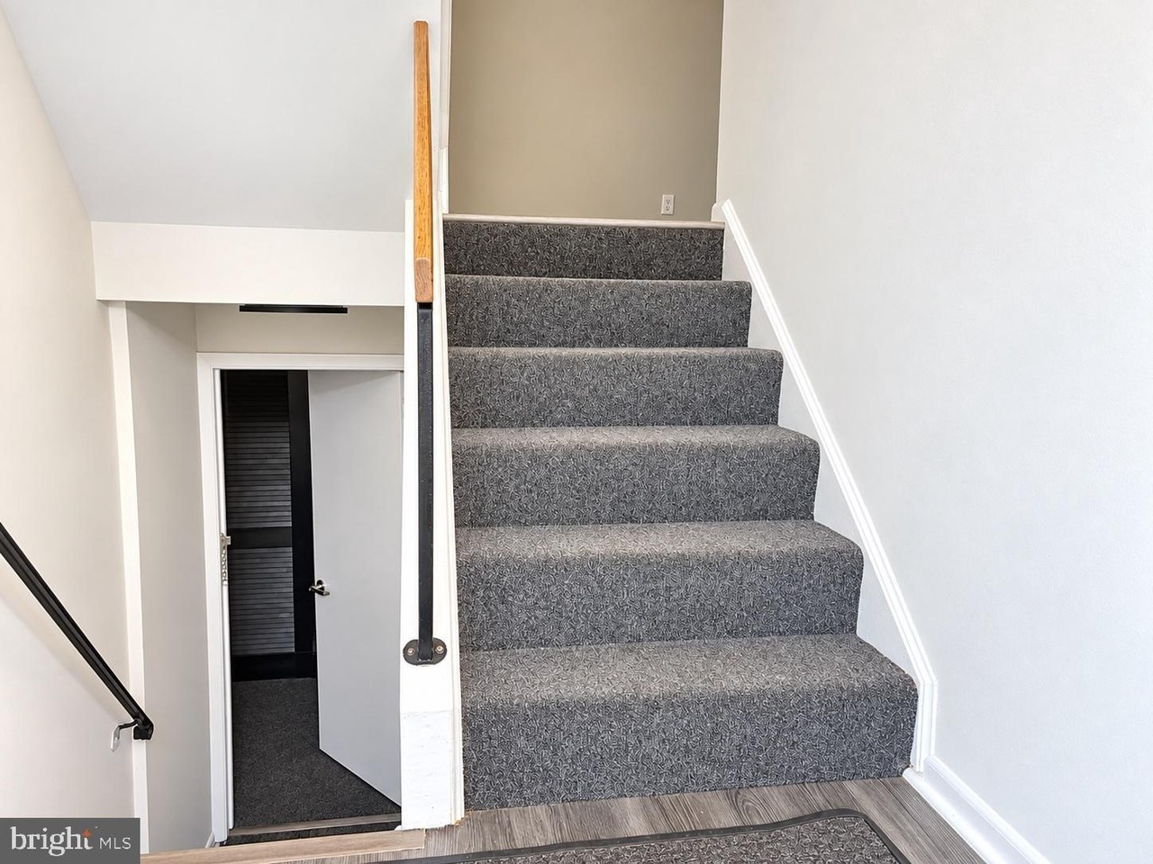 298 Harry S Truman Dr #220 - Photo 4 of 25