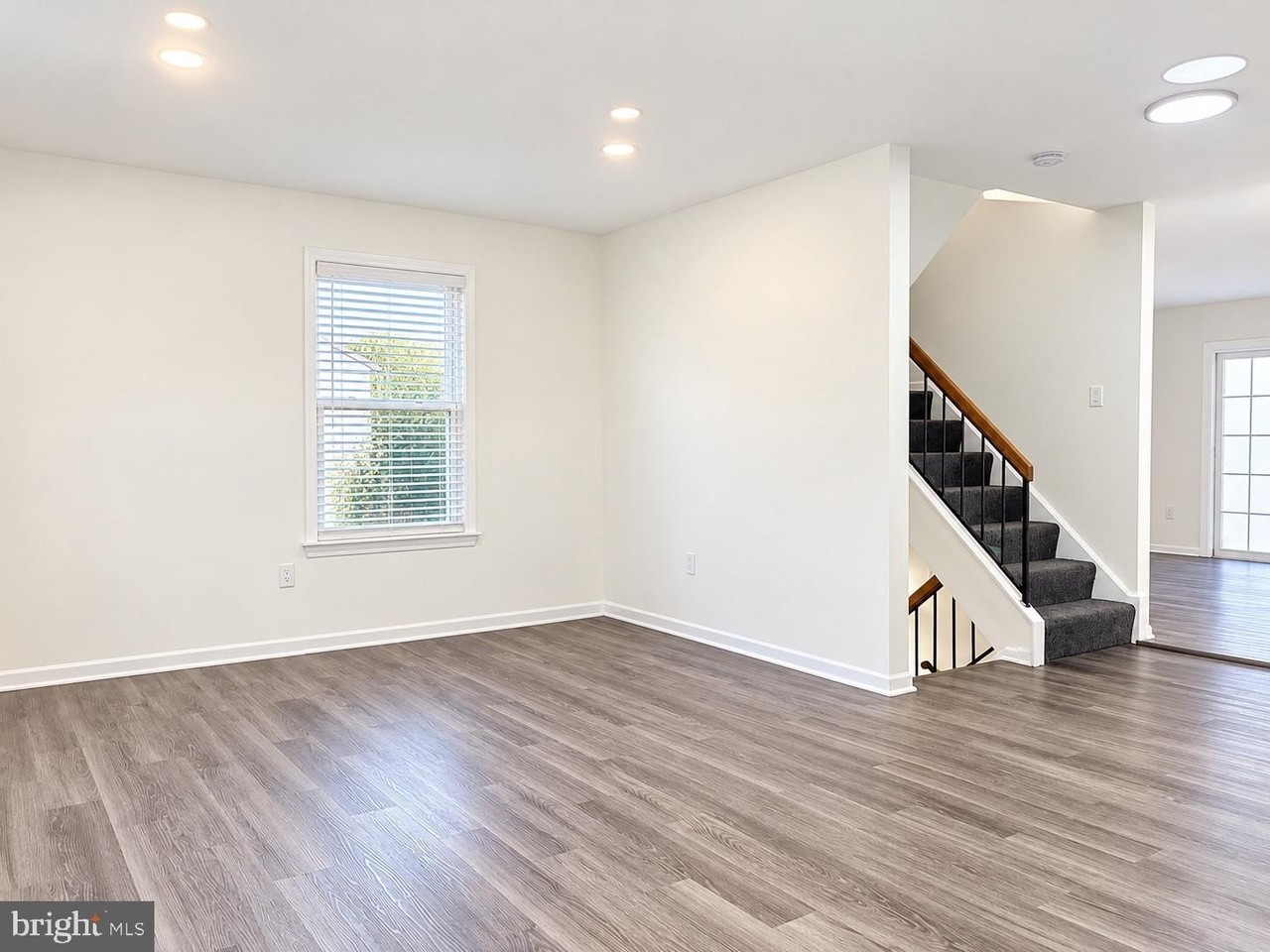 298 Harry S Truman Dr #220 - Photo 6 of 25