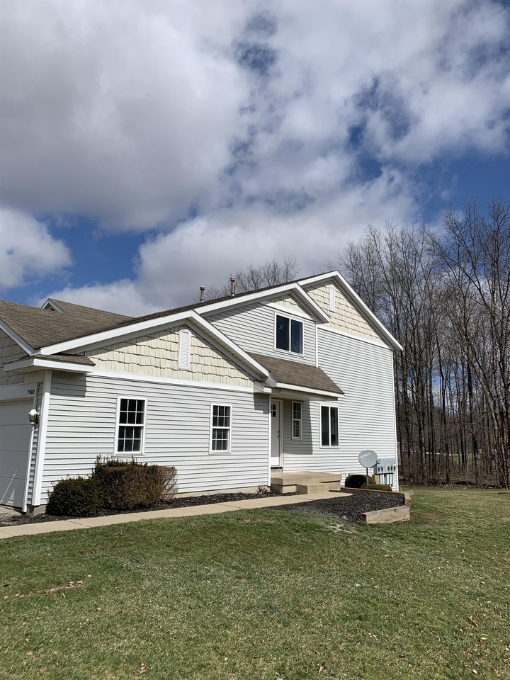 7992 Green Meadow Ct #7992 - Photo 3 of 10