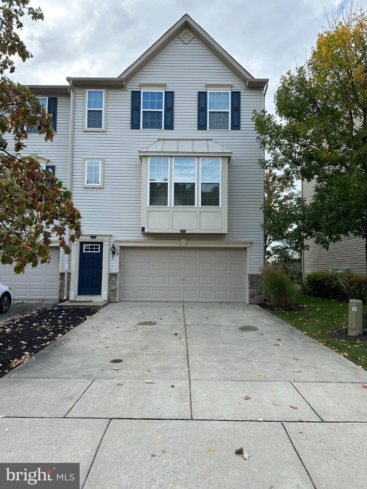 10 Parkers Mill Blvd - Photo 2 of 28