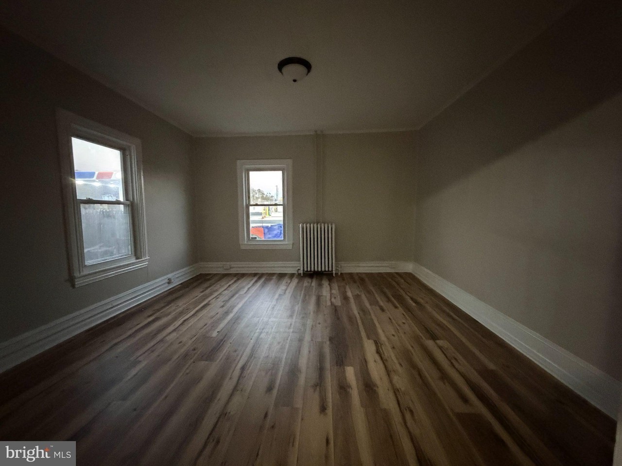 812 High St N - Photo 3 of 17