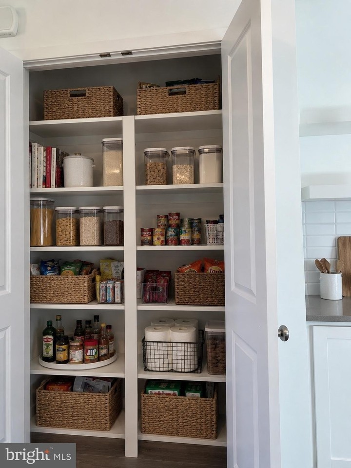 49 Silverbell Ave - Photo 6 of 12