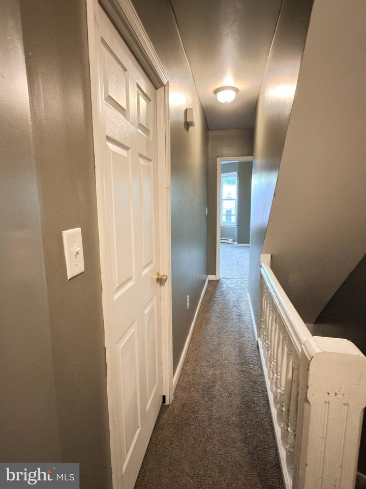 1035 N 10th St - Photo 2 of 18