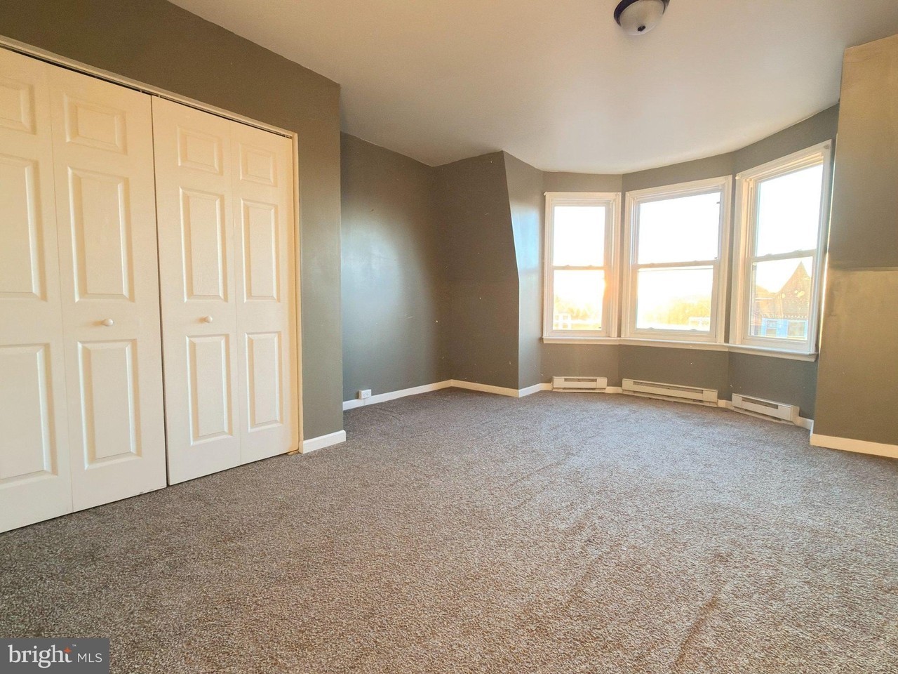 1035 N 10th St - Photo 3 of 18
