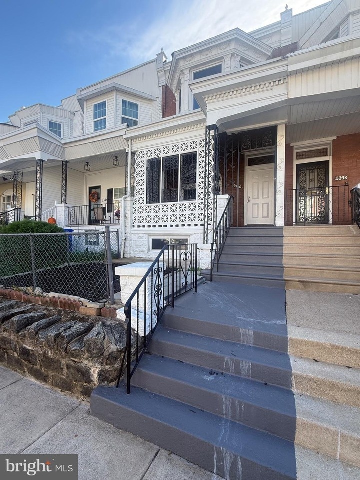 5346 Webster St - Photo 4 of 27
