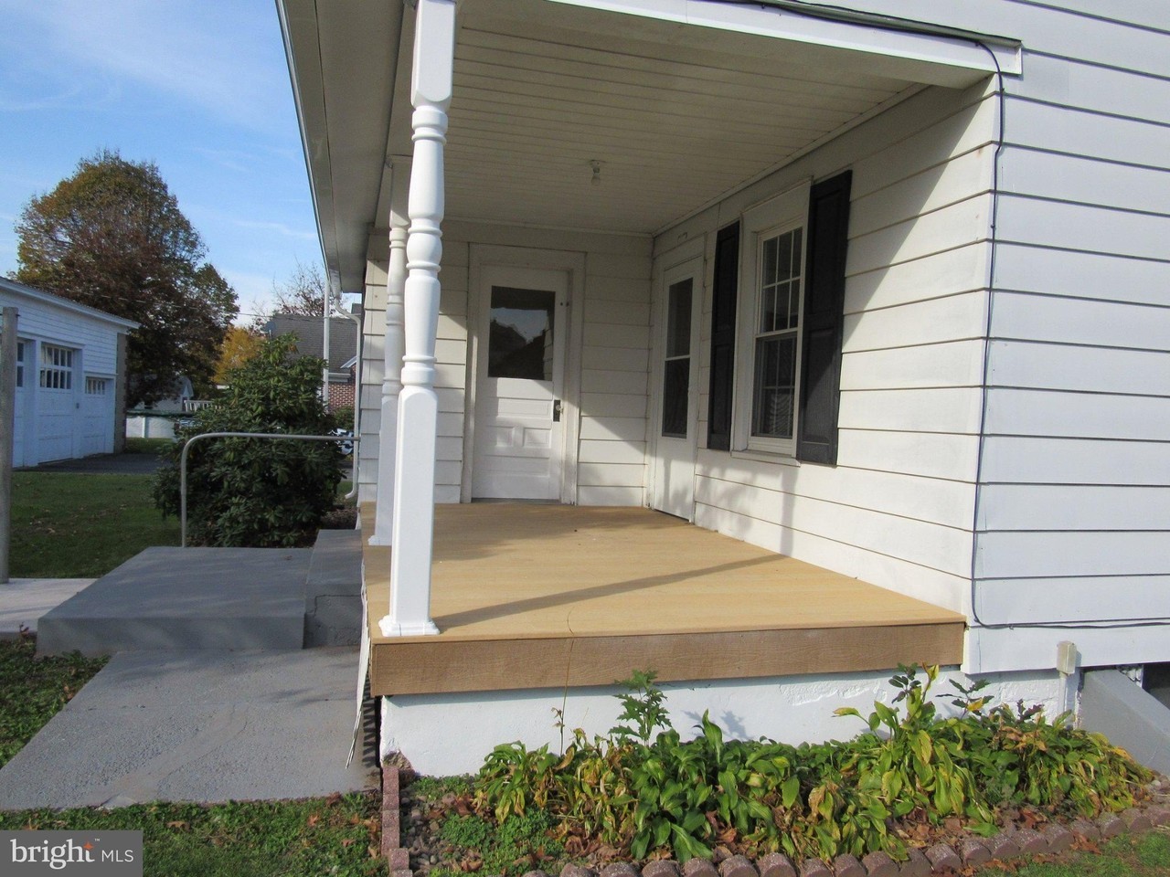 919 E Main St - Photo 4 of 20