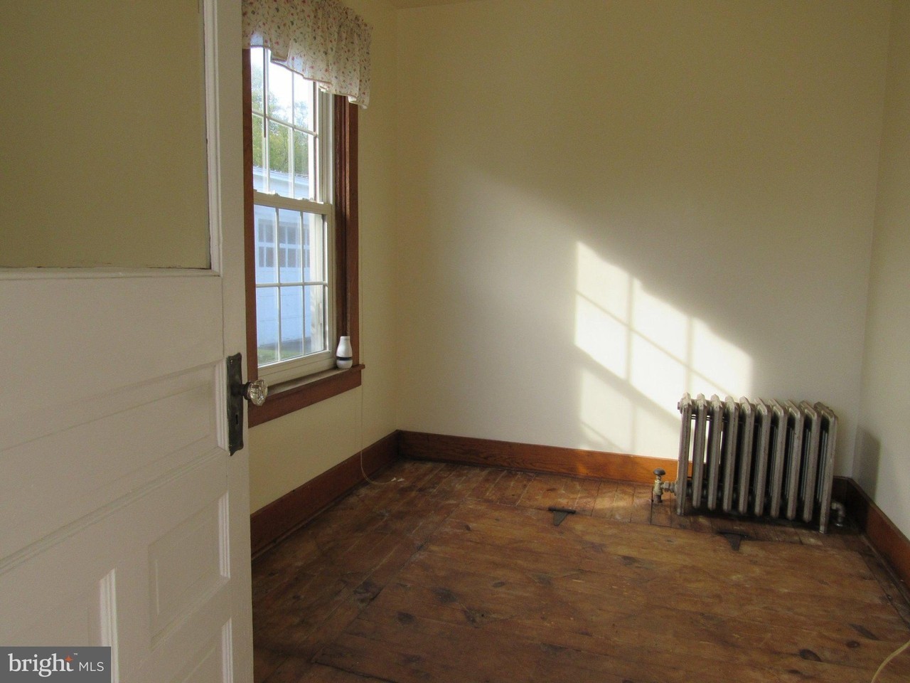 919 E Main St - Photo 6 of 20