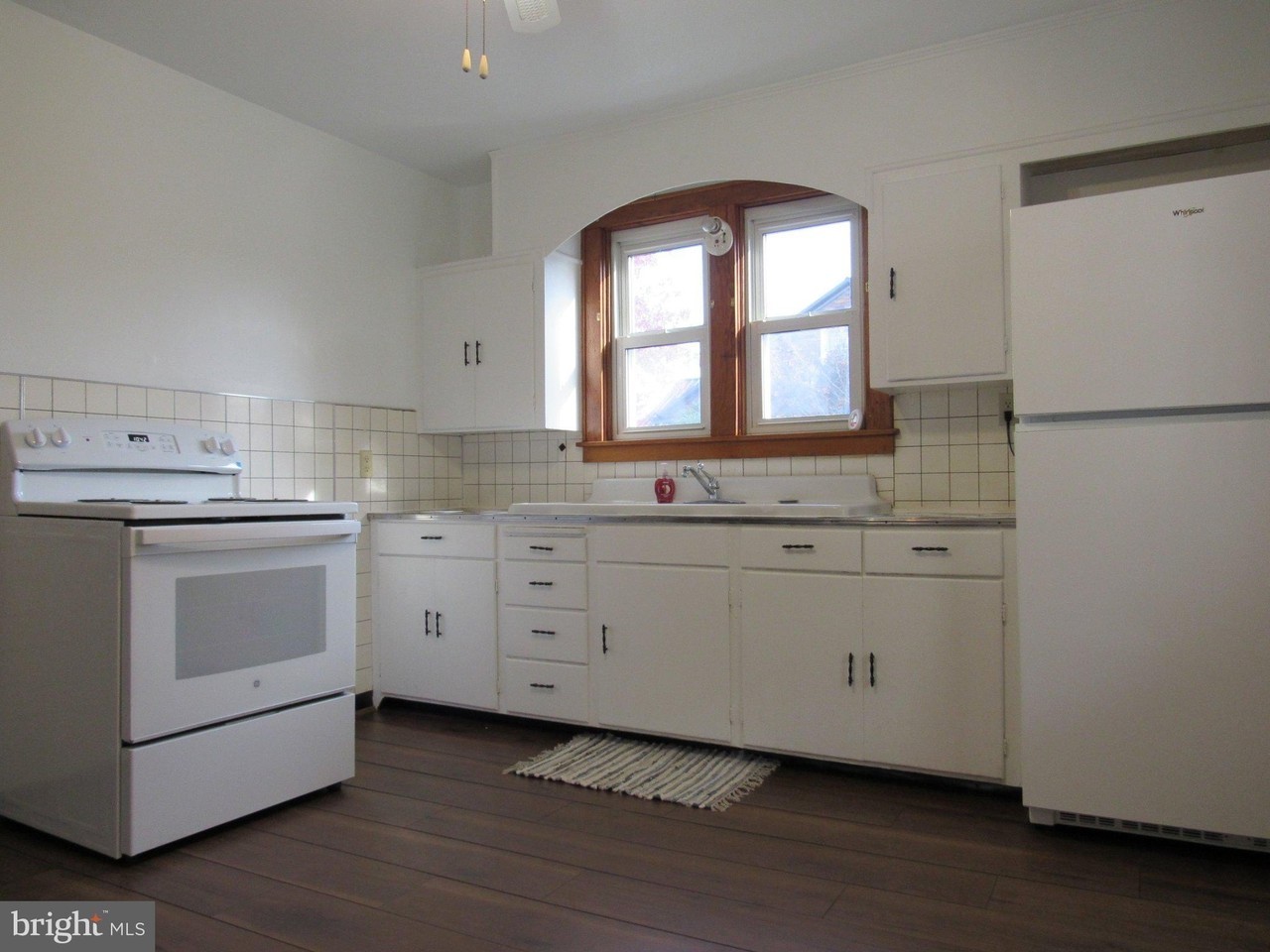 919 E Main St - Photo 7 of 20