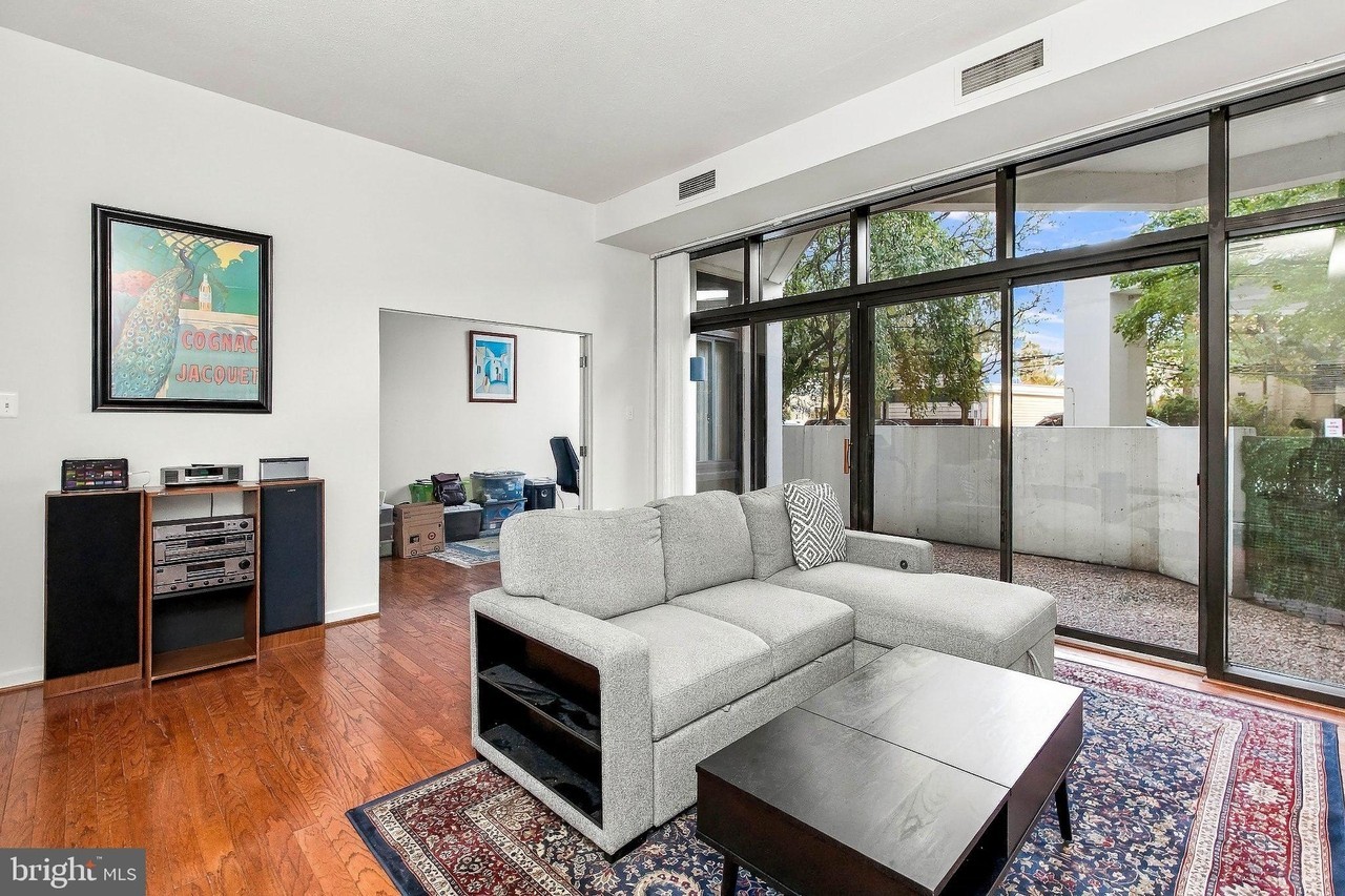 1530 Key Blvd #104 - Photo 4 of 28