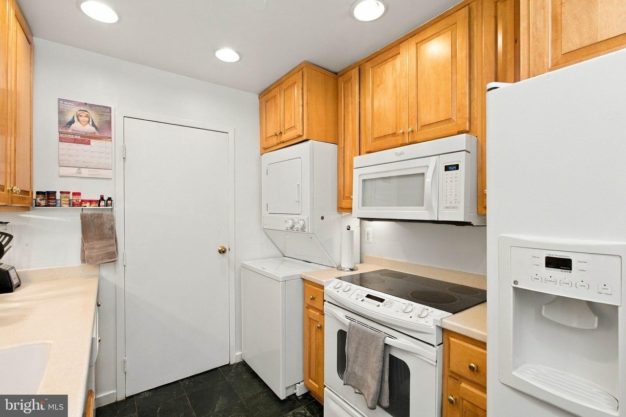 1530 Key Blvd #104 - Photo 6 of 28
