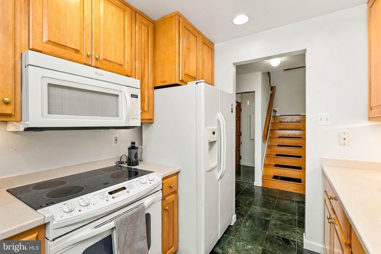 1530 Key Blvd #104 - Photo 7 of 28