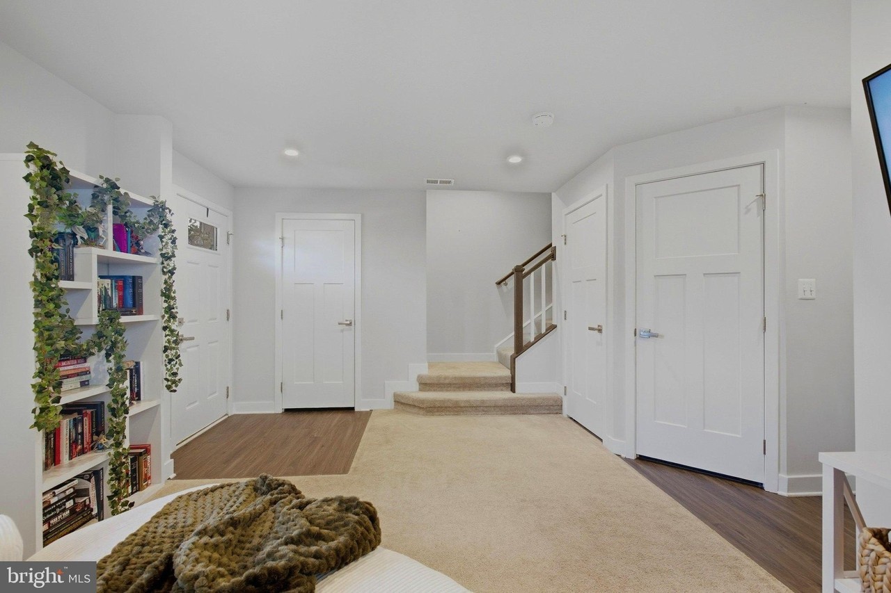 1314 Depot Ln - Photo 6 of 40