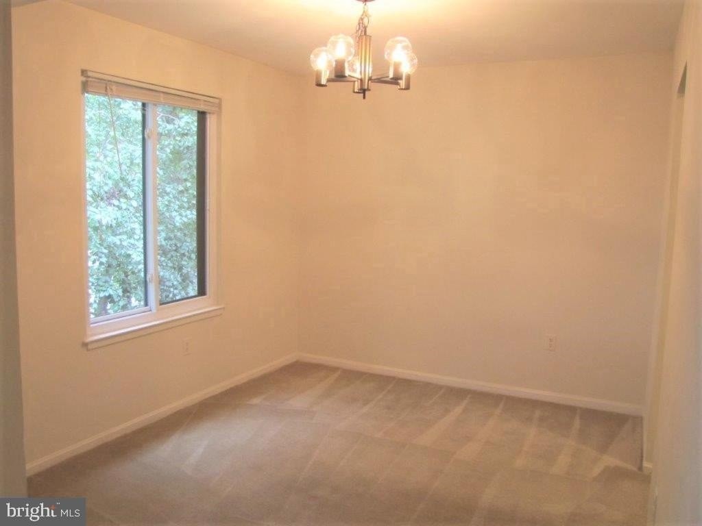 9708 Kingsbridge Dr #302 - Photo 4 of 29