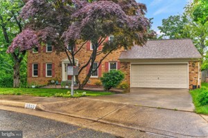 featured image of 4600 Deming Ave