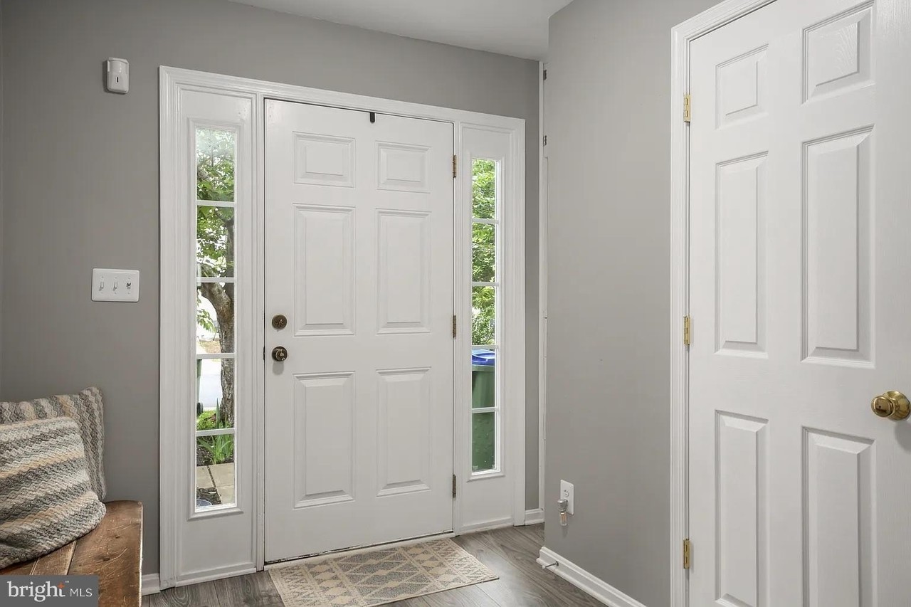7206 Finch Ln - Photo 2 of 8