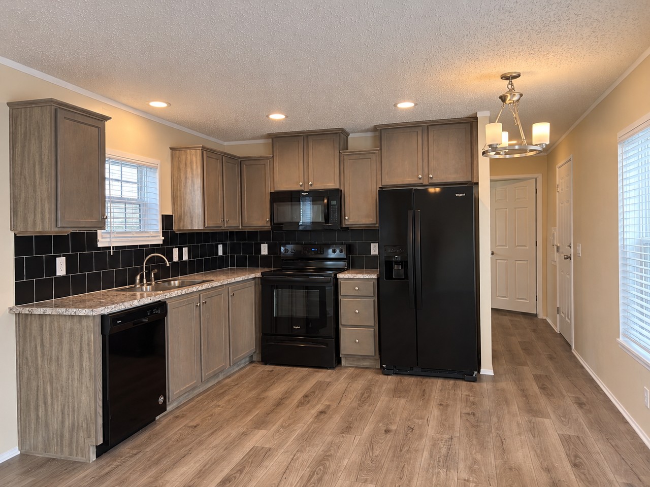 2345 Oakgrove Dr #48 - Photo 7 of 24