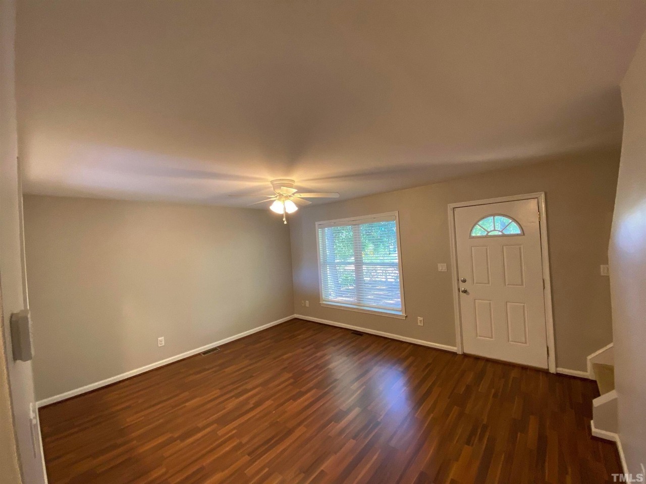 327 W Trinity Ave - Photo 4 of 17