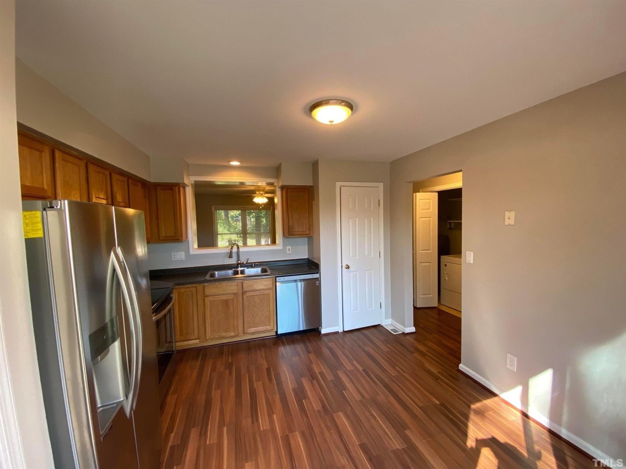 327 W Trinity Ave - Photo 7 of 17