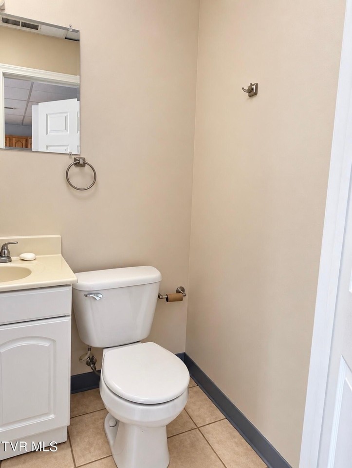 2482 Elk Way #C - Photo 7 of 14