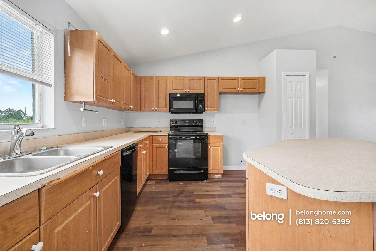 1019 Bandera St - Photo 6 of 16