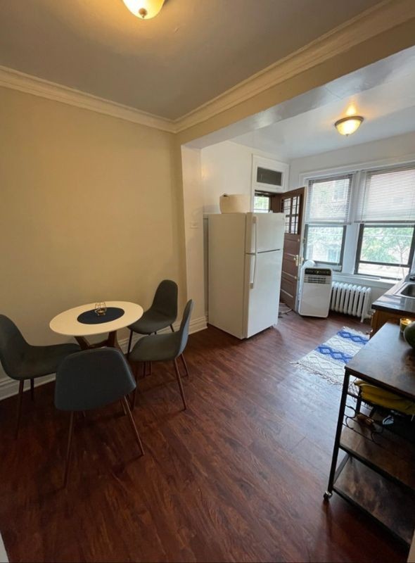 639 W Roscoe St - Photo 5 of 9
