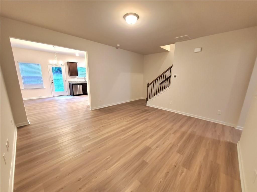 143 Sawgrass Dr - Photo 2 of 26
