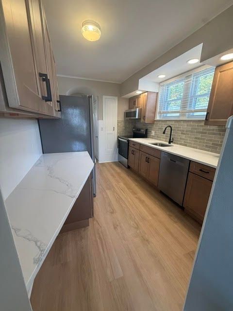 138 E Elm St - Photo 3 of 9