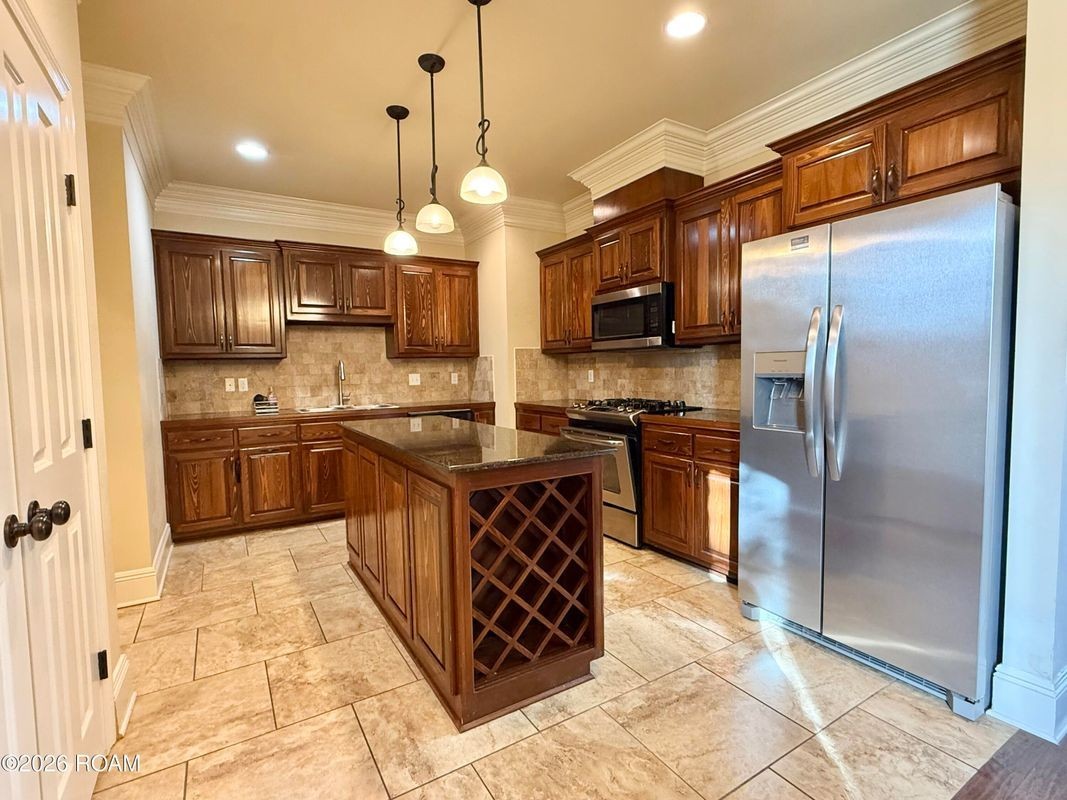 10420 Hill Pointe Ave - Photo 2 of 17