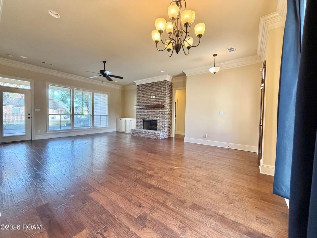 10420 Hill Pointe Ave - Photo 4 of 17