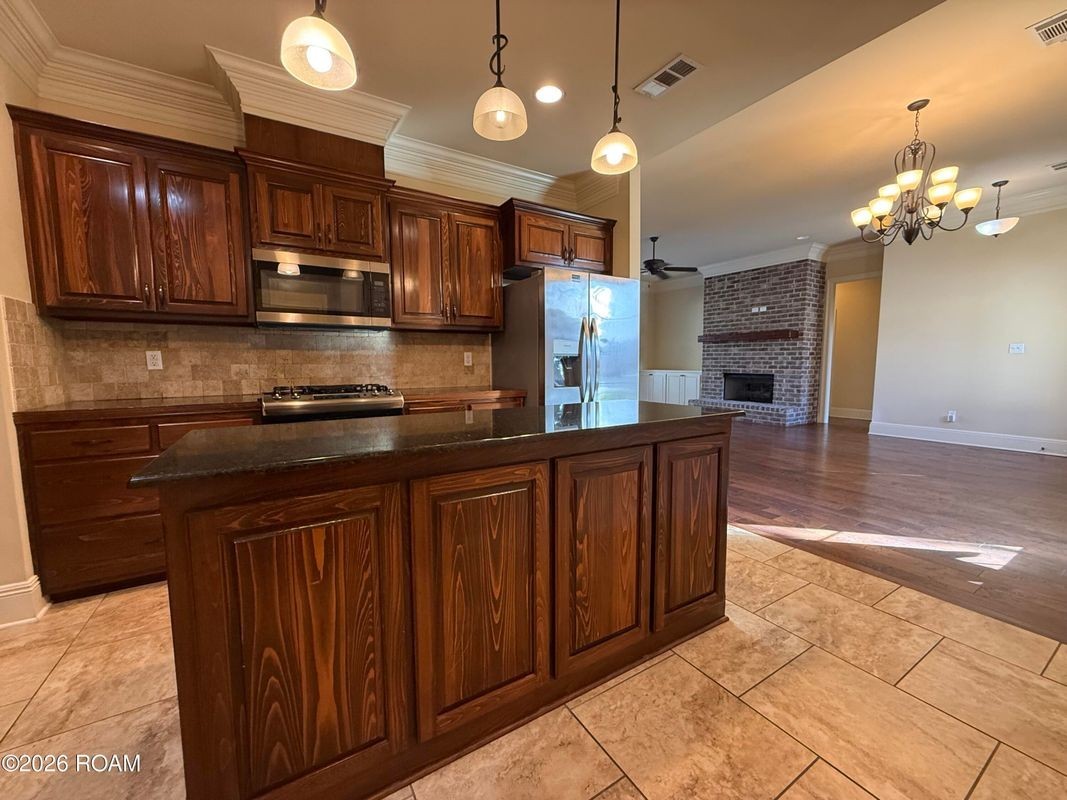 10420 Hill Pointe Ave - Photo 6 of 17