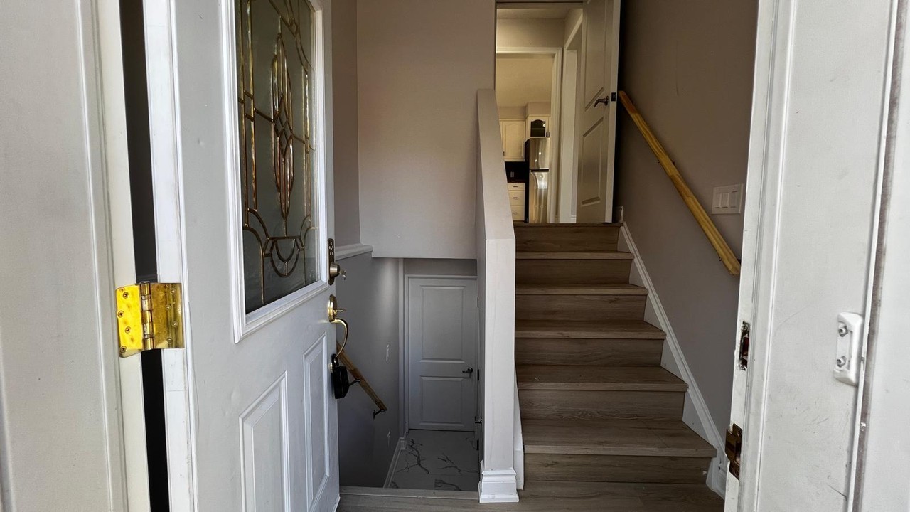 198 Greencedar Drive - Photo 3 of 21