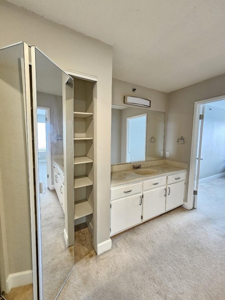 695 Bristol Dr #380 - Photo 7 of 10