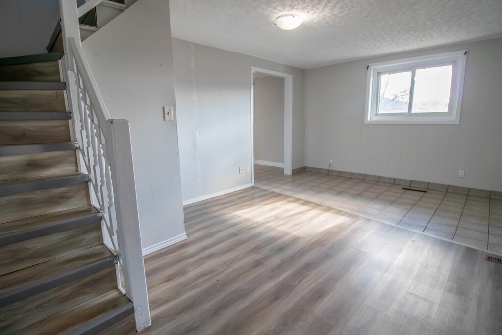 300 Alberta Street - 3 - Photo 4 of 19