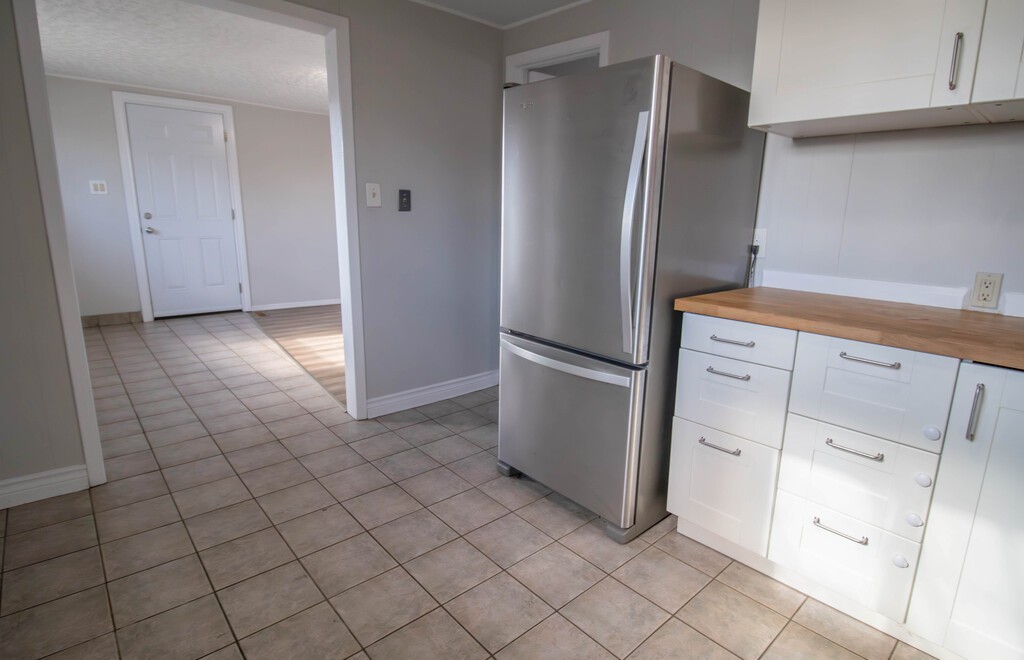 300 Alberta Street - 3 - Photo 7 of 19